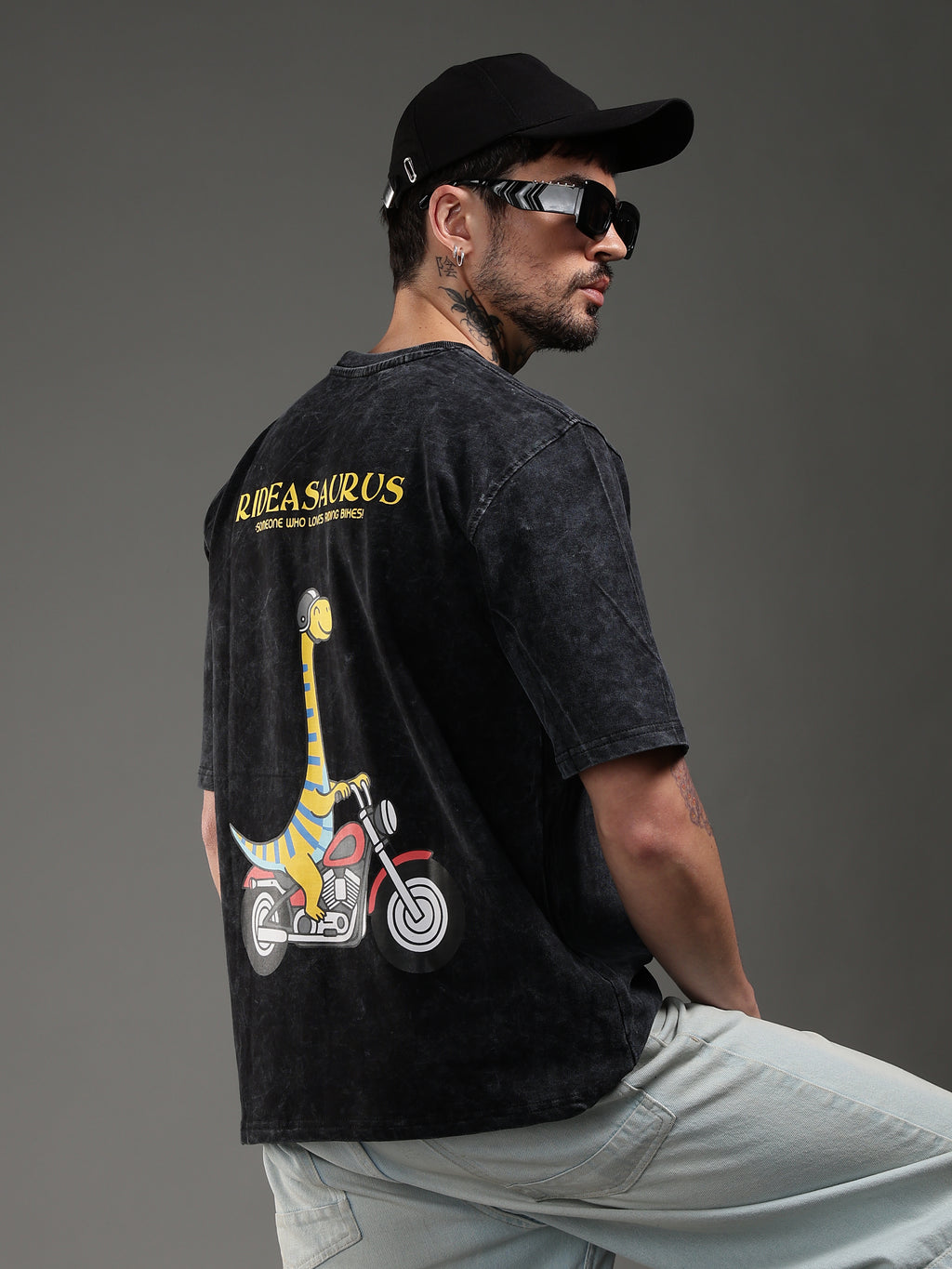 Black acid wash oversized t-shirt side front angle streetwear